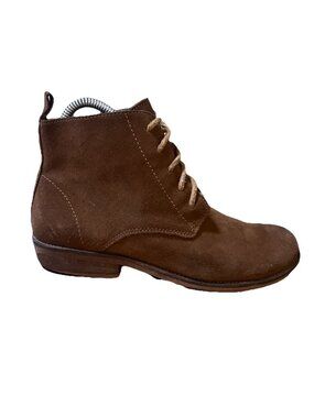 Gee WaWa Anthropologie Brown Suede Round Toe Lace Up Ankle Chukka Boots SZ 8.5